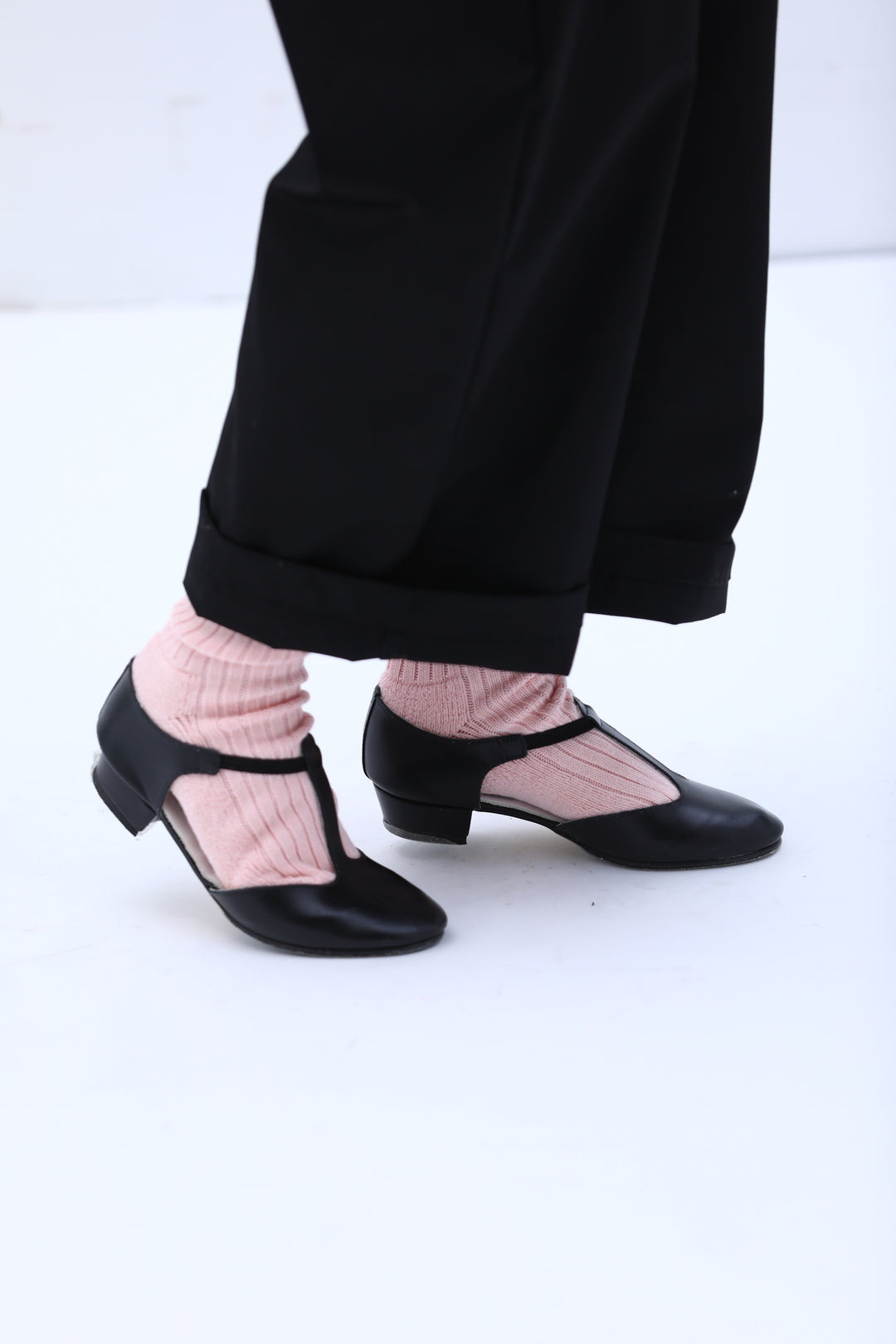 CATWORTH Tストラップシューズ4.5サイズ ソックスを足元にのぞかせて ：CATWORTH | SUNNY CLOUDY RAINY